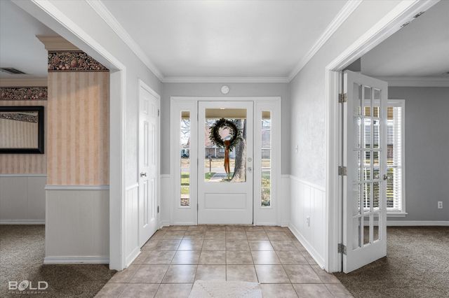 2119 Surrey Lane, Bossier City, LA 71111