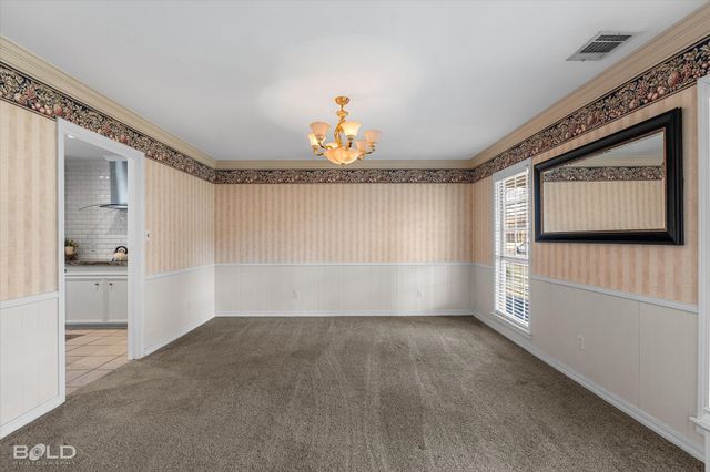 2119 Surrey Lane, Bossier City, LA 71111