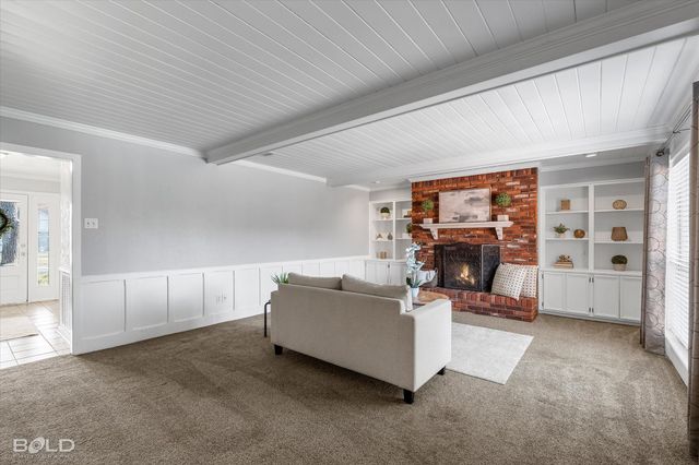 2119 Surrey Lane, Bossier City, LA 71111