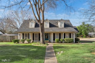 2119 Surrey Lane, Bossier City, LA 71111