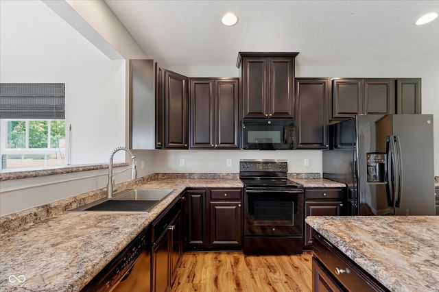 2859 Holiday Way, Greenwood, IN 46143