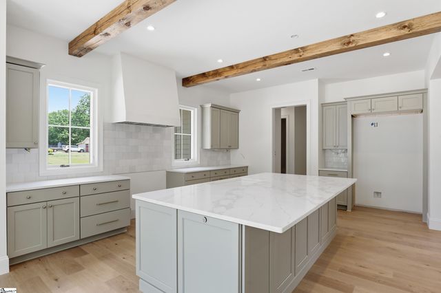 53 Bell Road, Greenville, SC 29607