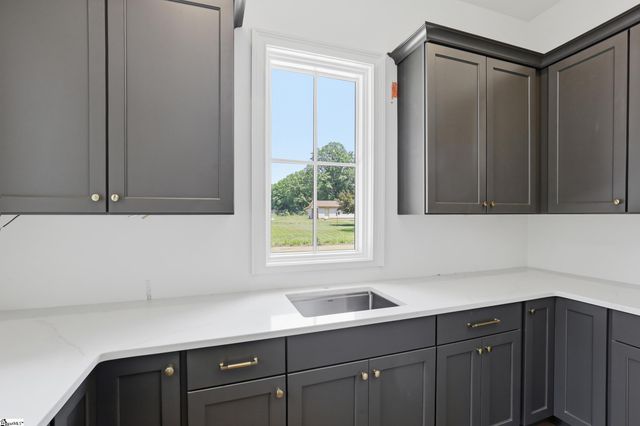 53 Bell Road, Greenville, SC 29607