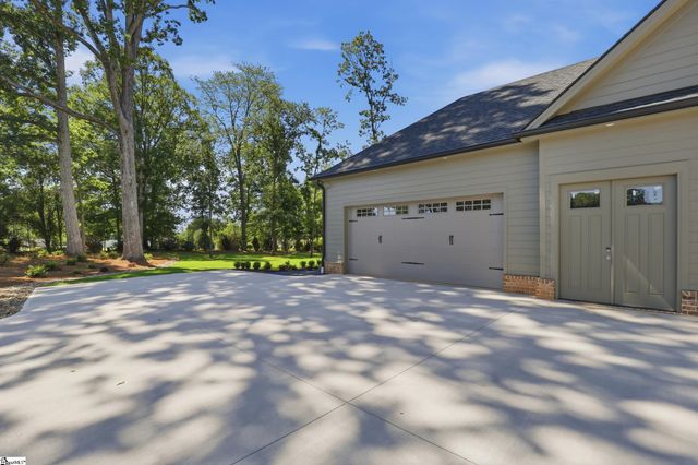 53 Bell Road, Greenville, SC 29607