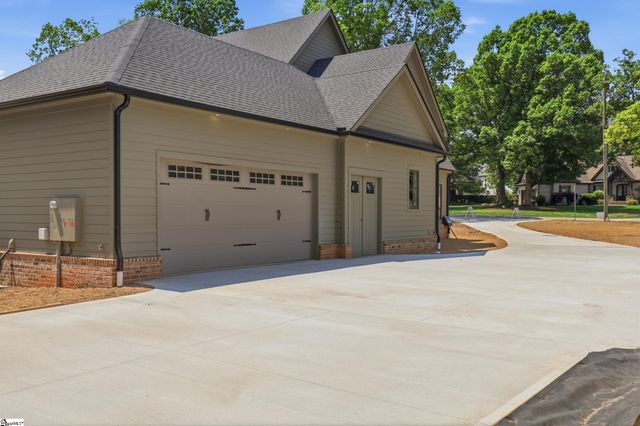 53 Bell Road, Greenville, SC 29607