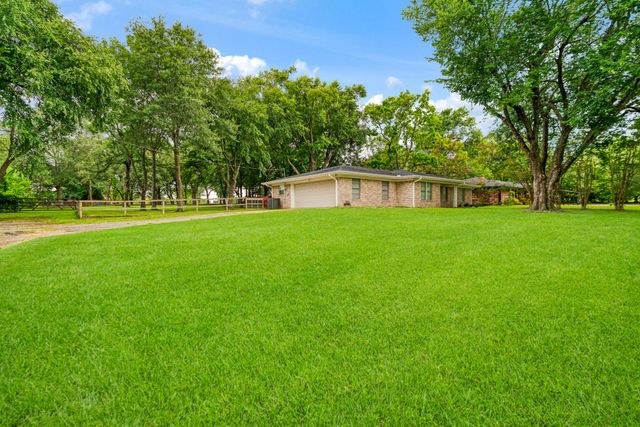 5880 Pine Mill Road, Reno, TX 75462