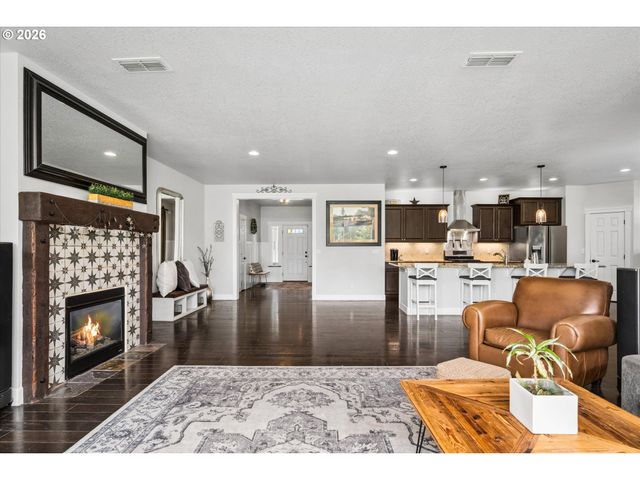 2991 Yolanda Ave, Springfield, OR 97477