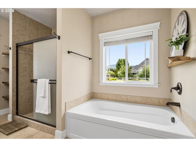 2991 Yolanda Ave, Springfield, OR 97477