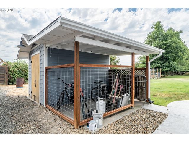 2991 Yolanda Ave, Springfield, OR 97477