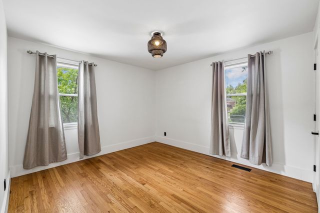 902 McMahan Ave, Nashville, TN 37216