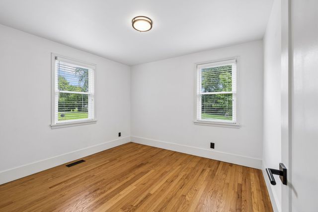 902 McMahan Ave, Nashville, TN 37216