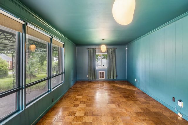902 McMahan Ave, Nashville, TN 37216
