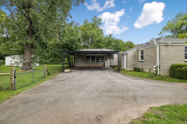 902 McMahan Ave, Nashville, TN 37216