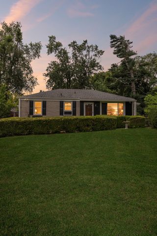 902 McMahan Ave, Nashville, TN 37216