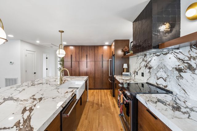 902 McMahan Ave, Nashville, TN 37216