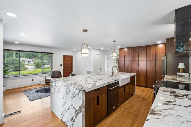 902 McMahan Ave, Nashville, TN 37216