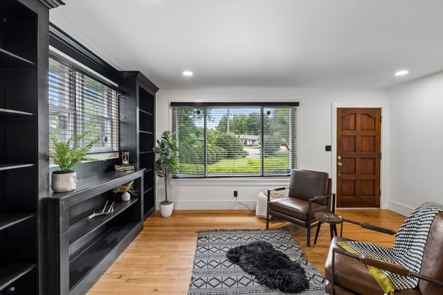 902 McMahan Ave, Nashville, TN 37216