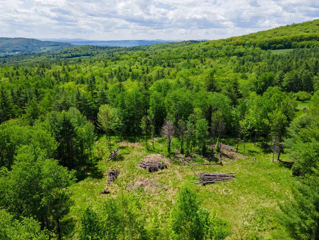 381 E Green Mountain Road, Claremont, NH 03743