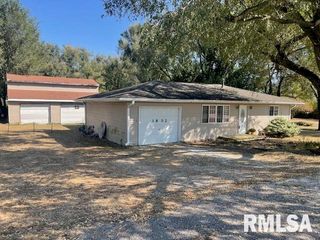 1802 S 14TH Street, Pekin, IL 61554