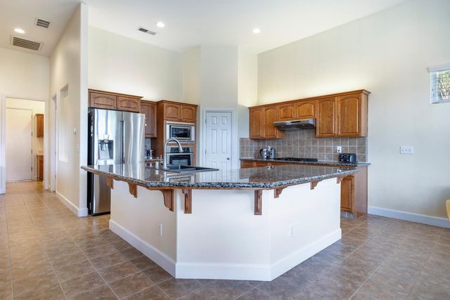 6008 W Wathen Avenue, Fresno, CA 93722