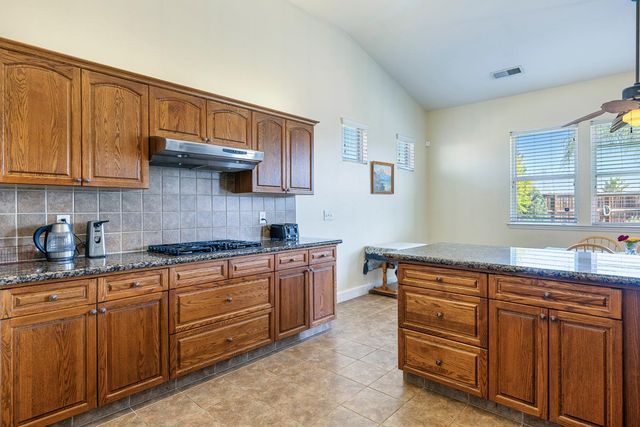 6008 W Wathen Avenue, Fresno, CA 93722