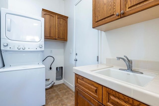 6008 W Wathen Avenue, Fresno, CA 93722