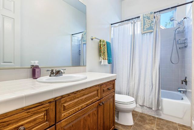 6008 W Wathen Avenue, Fresno, CA 93722