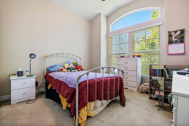 6008 W Wathen Avenue, Fresno, CA 93722