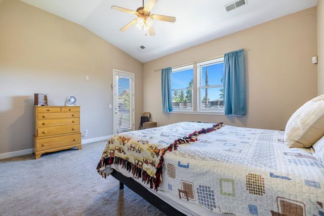 6008 W Wathen Avenue, Fresno, CA 93722