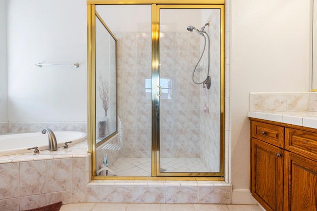 6008 W Wathen Avenue, Fresno, CA 93722