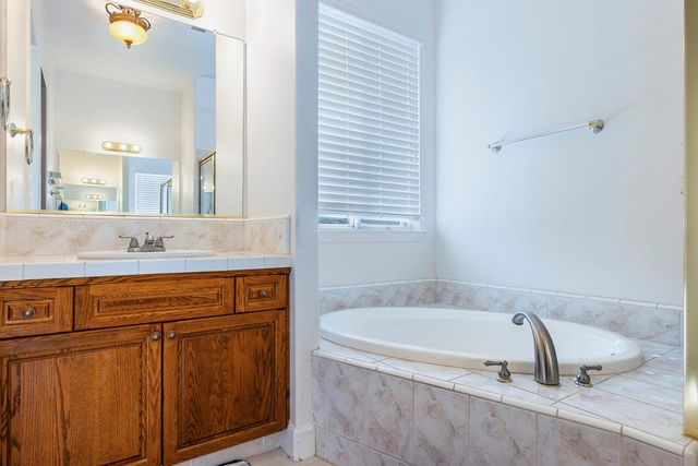 6008 W Wathen Avenue, Fresno, CA 93722