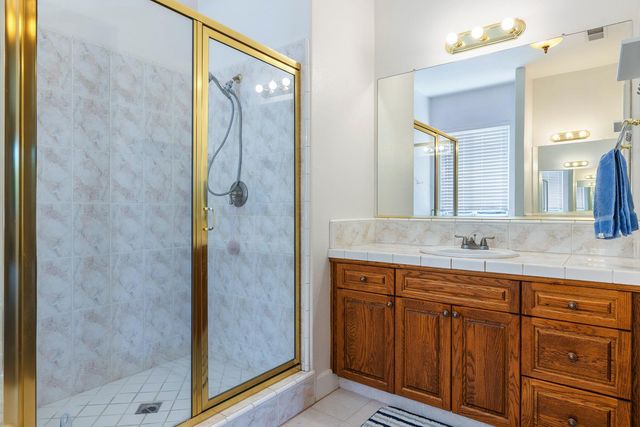 6008 W Wathen Avenue, Fresno, CA 93722