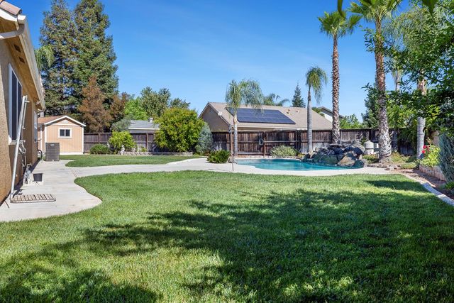 6008 W Wathen Avenue, Fresno, CA 93722