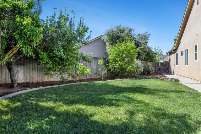 6008 W Wathen Avenue, Fresno, CA 93722