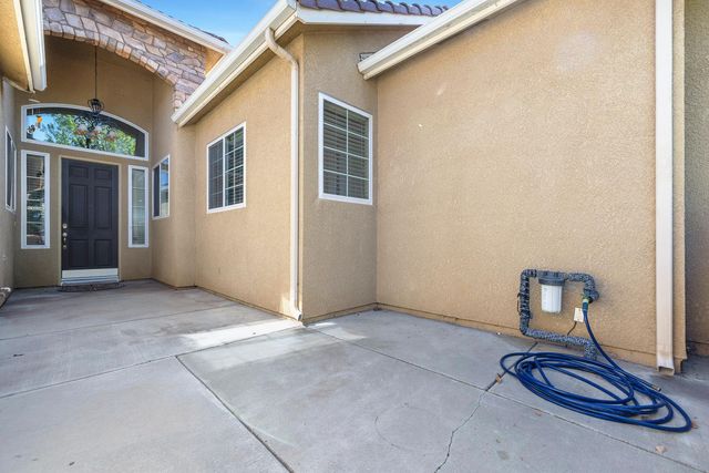 6008 W Wathen Avenue, Fresno, CA 93722