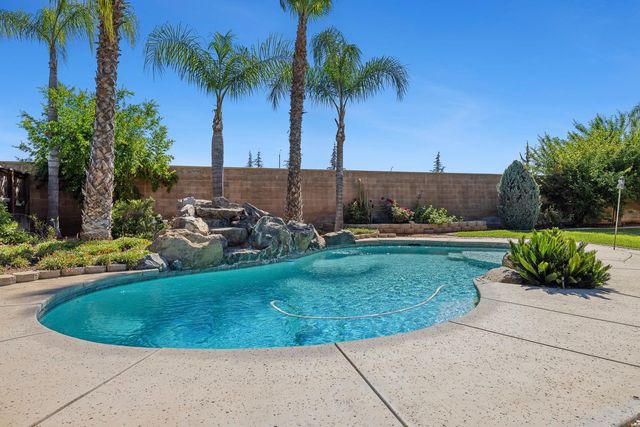 6008 W Wathen Avenue, Fresno, CA 93722