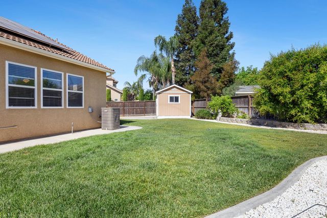 6008 W Wathen Avenue, Fresno, CA 93722