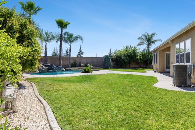 6008 W Wathen Avenue, Fresno, CA 93722