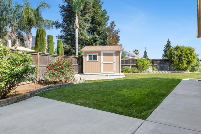 6008 W Wathen Avenue, Fresno, CA 93722