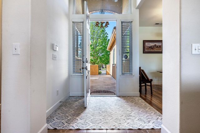 6008 W Wathen Avenue, Fresno, CA 93722