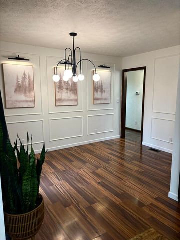 112 Donoho Drive, Salem, IL 62881