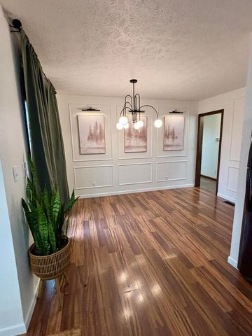 112 Donoho Drive, Salem, IL 62881