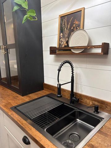 112 Donoho Drive, Salem, IL 62881