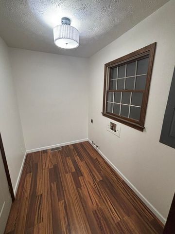 112 Donoho Drive, Salem, IL 62881