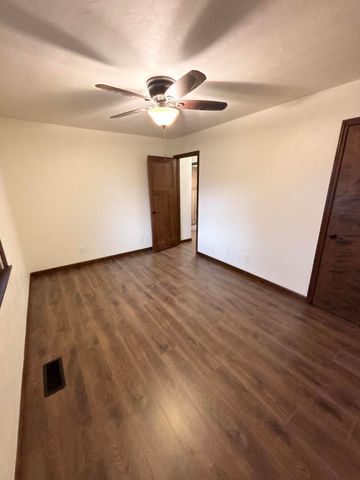 112 Donoho Drive, Salem, IL 62881