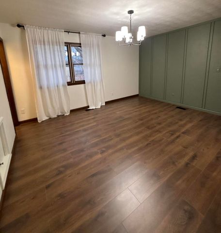 112 Donoho Drive, Salem, IL 62881