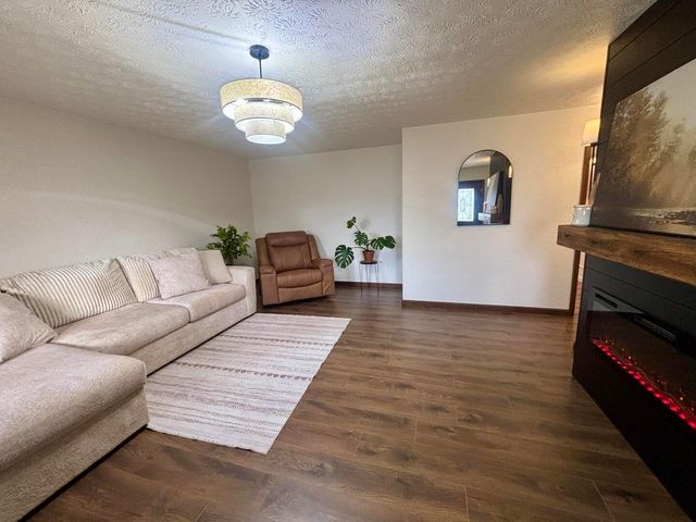 112 Donoho Drive, Salem, IL 62881