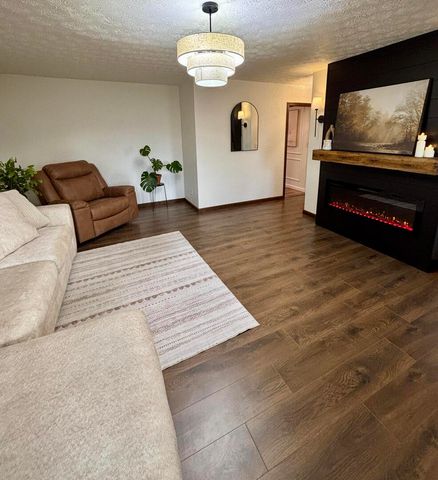 112 Donoho Drive, Salem, IL 62881