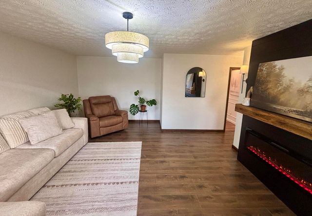 112 Donoho Drive, Salem, IL 62881