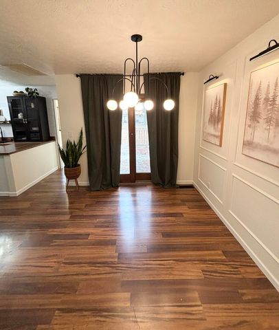 112 Donoho Drive, Salem, IL 62881